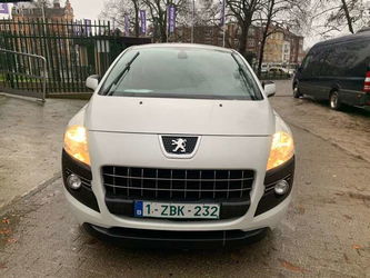 Peugeot 3008 1.6 HDi Confort Pack FAP Premier Main