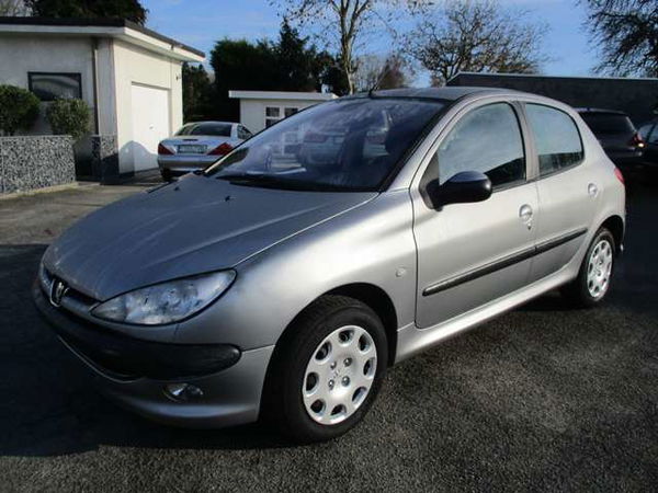 Peugeot 206 + 1.4i Automaat/Airco/Garantie/104.000km