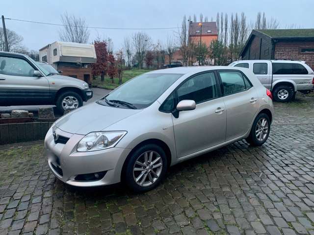 Toyota Auris 1.4 D-4D Edge en tres bon etat * car-pass*