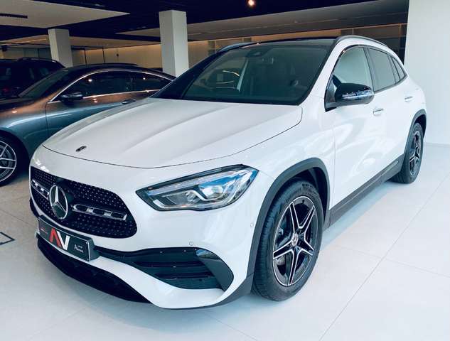 Mercedes GLA 200 8G 4-Matic AMG & NIGHT MBUX/PanoDak/Camera/...