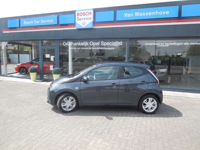Toyota Aygo 1.0 benz VVT-i x-wave grijs bj.10/2015 60425 km