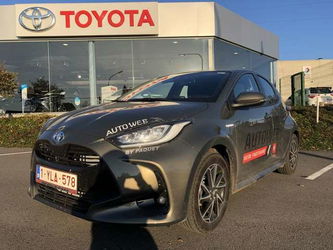 Toyota Yaris Iconic