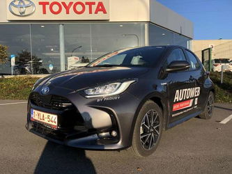 Toyota Yaris Iconic