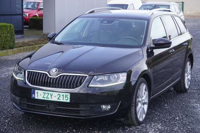 Skoda Octavia 1.6 CR TDi Style DSG OPEN DAK LEDER GPS ZETELVERW