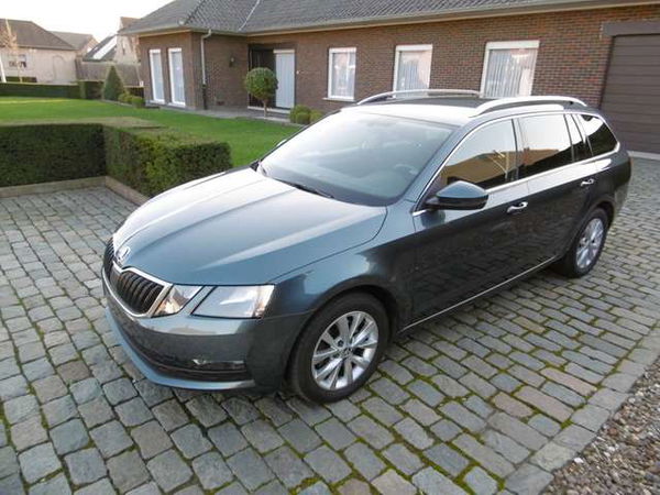 Skoda Octavia 1.0 TSI Ambition , airco , navi, pdc, alu.....