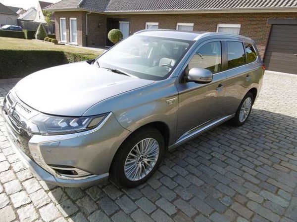 Mitsubishi Outlander OUTLANDER PHEV PLUG IN HYBRIDE BUSINESS SDA