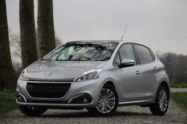 Peugeot 208 1.6 BlueHDi Style - NAVI - 1 JAAR GARANTIE