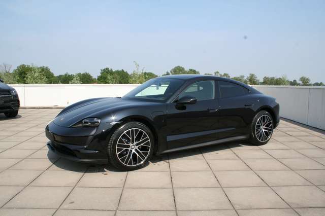 Porsche Taycan 5 zit PASM luchtvering panoramadak stock !