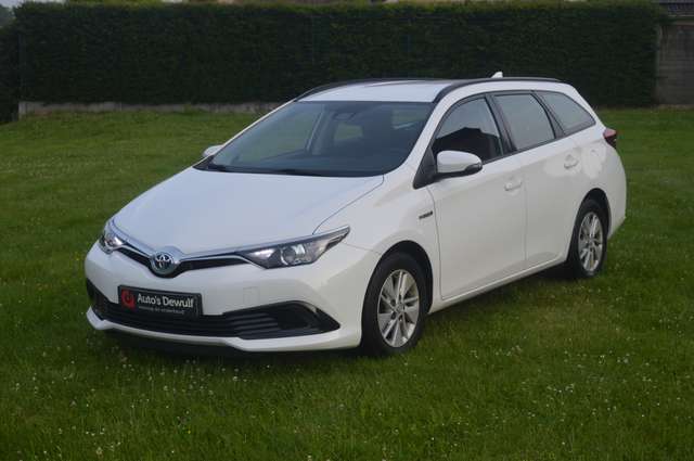 Toyota Auris Touring Sports 1.8i HSD Business Plus