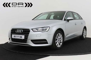 Audi A3 1.6 TDi Attraction S tronic - LEDER - GPS - PDC