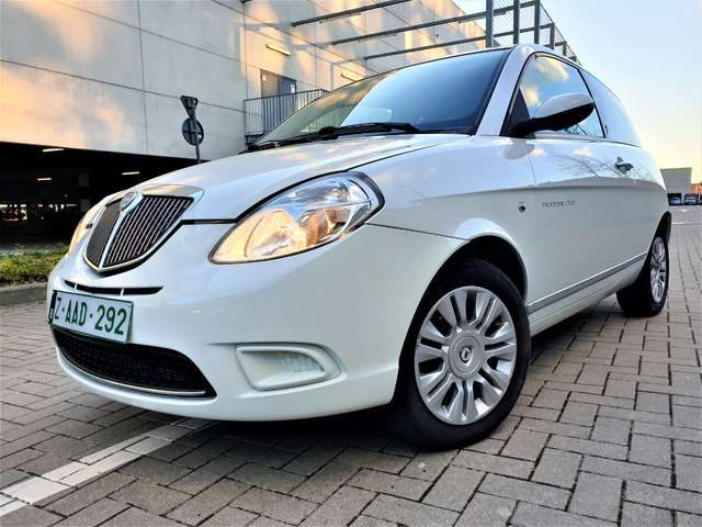 Lancia Ypsilon 1.2i Argento