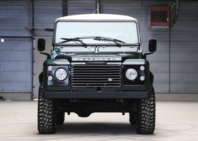 Land Rover Defender 110 convertible V8