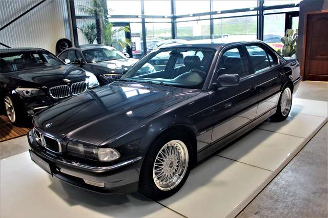 BMW 735 i *** Etat Collection ***