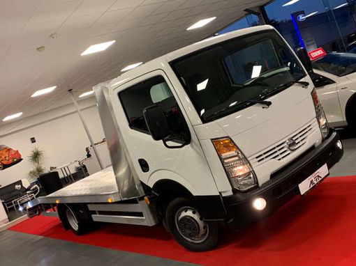 Nissan Cabstar 2.5 TD / Dépanneuse / Permis B / Plateau Alu /