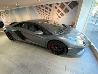Lamborghini Aventador 6.5i V12 LP740-4