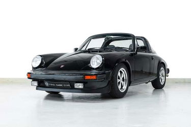 Porsche 911 2.7 S Targa -Fully bare metal restored - Matching