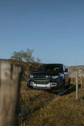 Land Rover Defender / belgian car / no inscription / blackpack / 19"