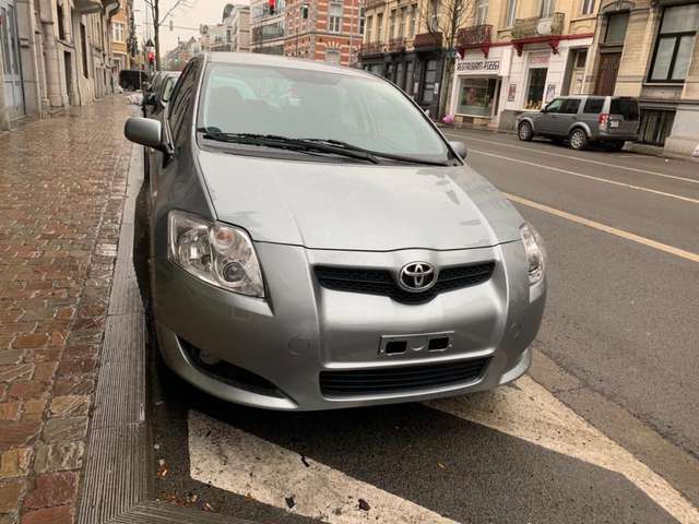 Toyota Auris 1.6i Sol 12 mois de garantie
