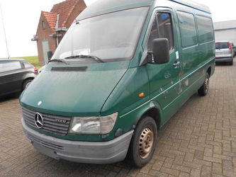 Mercedes Sprinter 212D L2H2