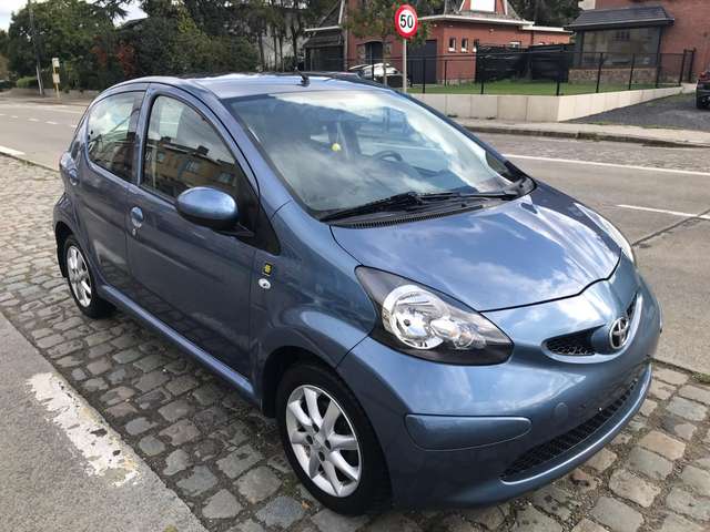 Toyota Aygo 1.4 Turbo / 5 DOORS / 49000 KM !!