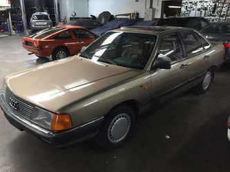 Audi 100