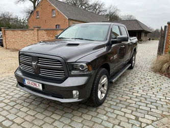 Dodge RAM V E R K O C H T door 4X4ONLY te HAM