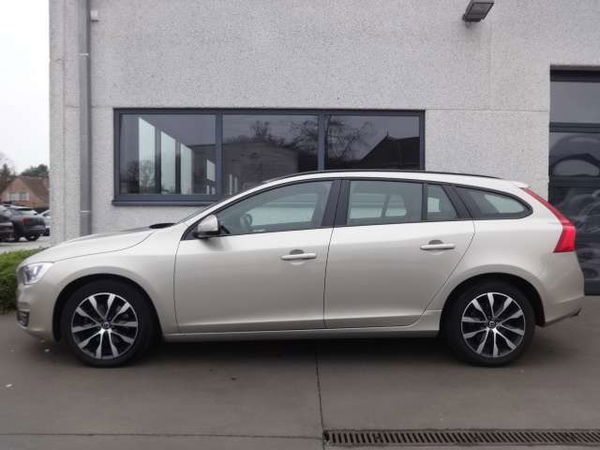 Volvo V60 2.0 D2 Momentum Geartronic