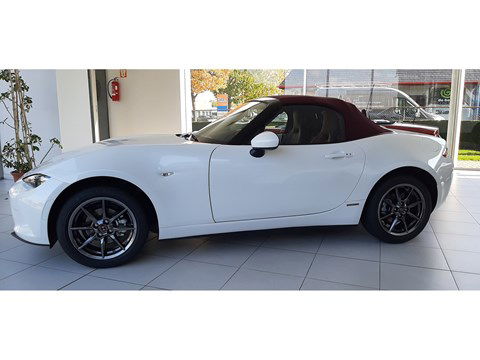 Mazda MX-5 Soft Top 1.5L SKYACTIV-G 132 hp 6MT 100th Anniversary