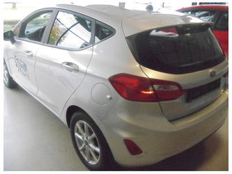 Ford Fiesta CONNECTED 5D AIRCO - PARKEERSENSOREN