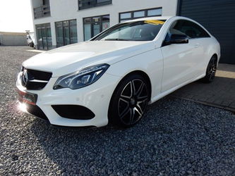 Mercedes E 220 Mercedes-Benz E 220 AUTOMAAT AMG binnen /buiten ! 49000km !!