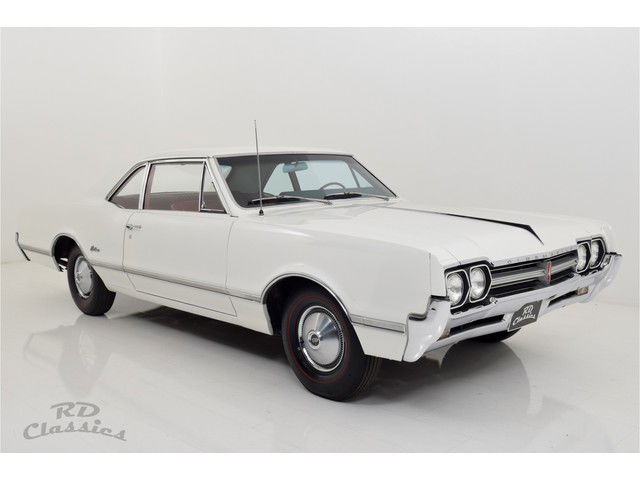 Oldsmobile Cutlass 2D Coupe