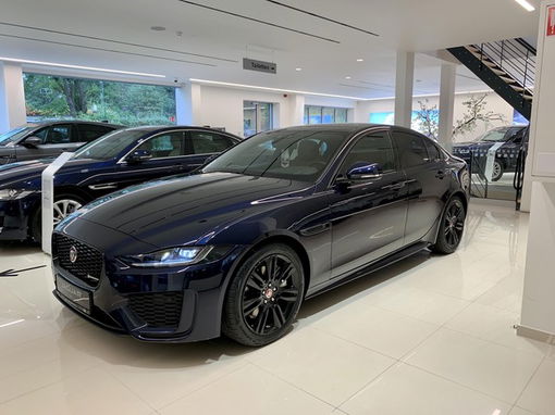 Jaguar XE // R-Dynamic S P250
