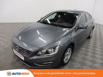 Volvo S60 2.0 D2 Summum 120PK AJ18147 | Navi | Leder | Cruise | Climate | Parkeersensoren | Lichtmetalen Velgen |