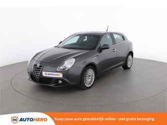 Alfa Romeo Giulietta 1.6 JTD Turismo 120PK NF06558 | Dealer Onderhouden | Lusso Pakket | Navi | Climate | Cruise | Parkeersensor | Leder |