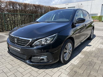 Peugeot 308 1,2i Allure 130pk 6v 5d ( Slechts 35000 km)