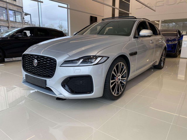 Jaguar XF SE