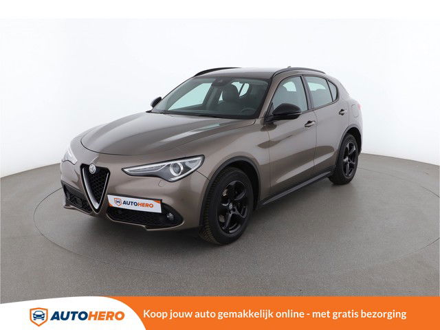 Alfa Romeo Stelvio 2.2 JTDM Super 150PK NV85653 | Euro 6 | Navi | Climate | Cruise | Parkeersensoren V+A | Bi-Xenon | Elektrische Achterklep | Half Leder |