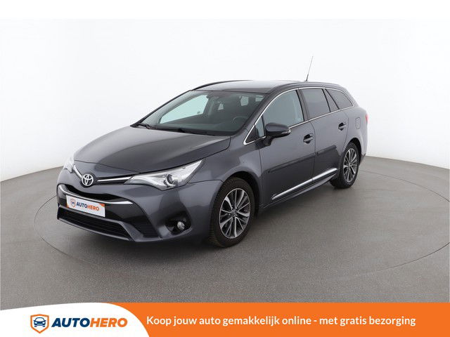 Toyota Avensis Touring Sports 1.6 D-4D Executive 110PK KS85931 | Dealer Onderhouden | Cruise | Climate | Pano | Camera | Navi | Bluetooth | Rijstrooksensor | Licht- En Regensensor | Euro 6 | Dakrails |