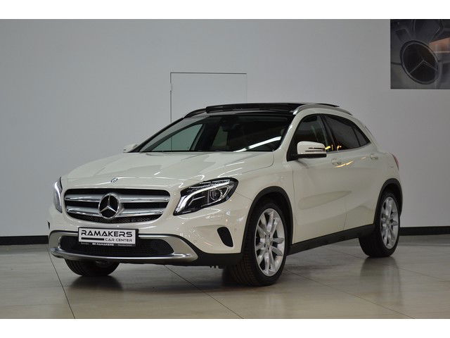 Mercedes GLA 250 4MATIC (4X4) | PANORAMA Dodehoek Camera Bi-Xenon
