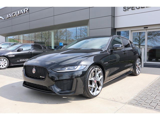 Jaguar XE R-DYNAMIC SE