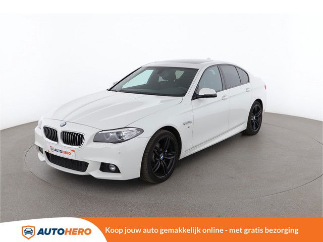 BMW 5-serie 520D xDrive 190PK DR95536 | Euro 6 | BTW | Navi | Stoelverwarming | Climate | Parkeersensoren V+A | Cruise Control | Bi-Xenon | Schuifdak | Keyless Start |