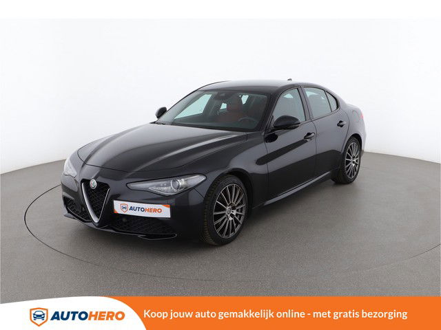 Alfa Romeo Giulia 2.2 JTDM Basis 150PK LZ39388 | Dealer Onderhouden | Euro 6 | Climate | Cruise | Achteruitrijcamera | Parkeersensoren | Rijstrooksensor | Xenon | Bluetooth | Navigatie | Leder |