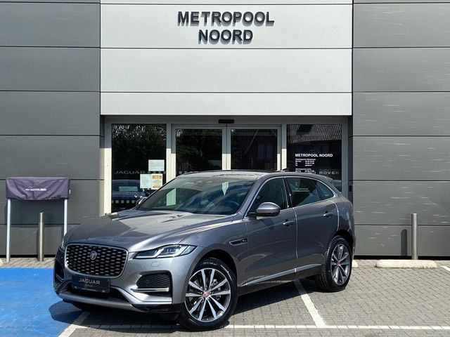 Jaguar F-Pace // SE