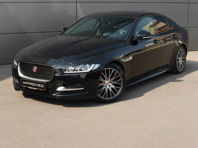 Jaguar XE R-SPORT E-PERFORMANCE D163