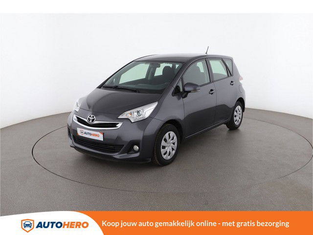 Toyota Verso S 1.33 Dual VVT-i Club 100PK VS42137 | Dealer Onderhouden | Airconditioning | Handsfree | Bluetooth | Camera | Mistlampen Voor | Elektrische Ramen Voor | Bandenspanningcontrolesysteem | Isofix |