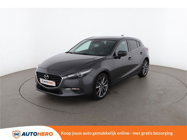 Mazda 3 1.5 Prime-Line 100PK WJ60414 | Navi | Cruise | Climate | Handsfree | Bluetooth | Camera | Keyless Entry/Start | Parkeersensoren Achter | Licht- En Regensensor | Head-Up Display | Stoel- En Stuurverwarming |