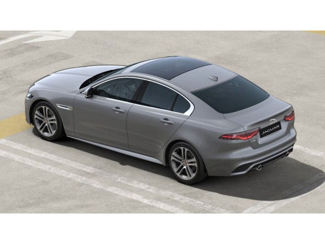 Jaguar XE P250 R-Dynamic SE