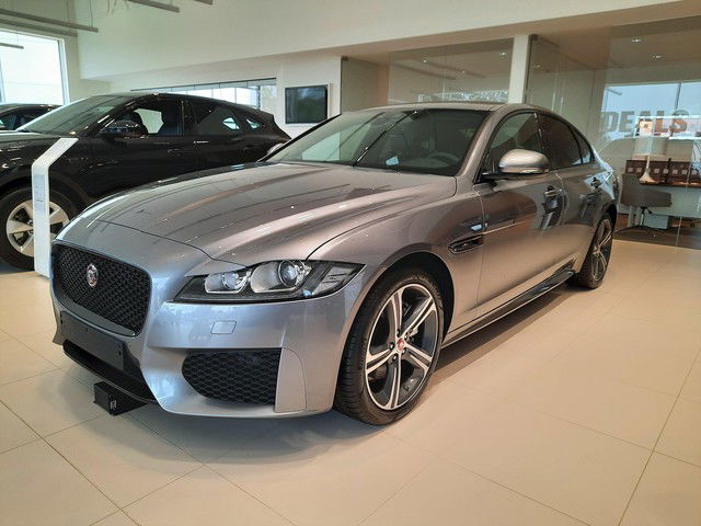 Jaguar XF Chequered Flag 2.0 D180