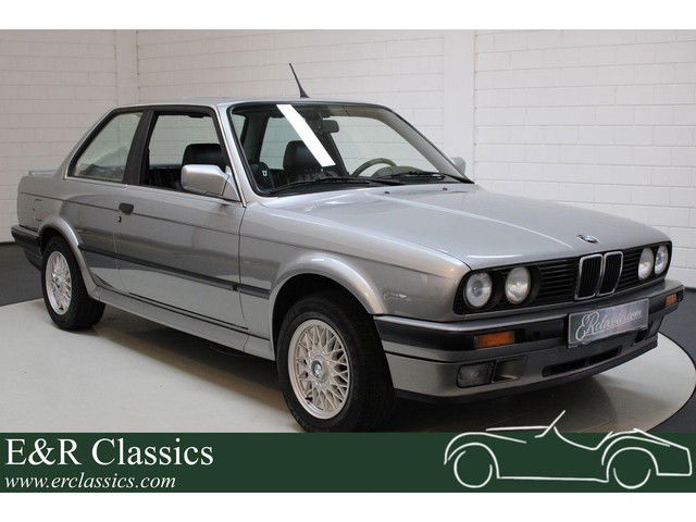 BMW 325iX Sedan