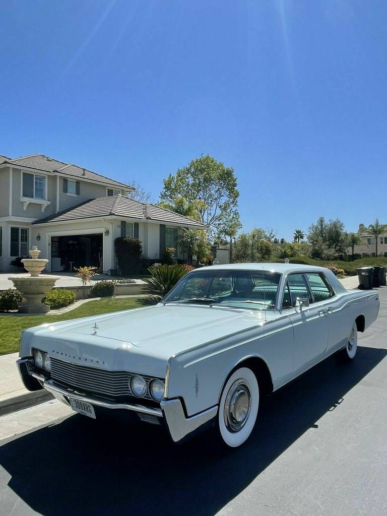 Lincoln Continental